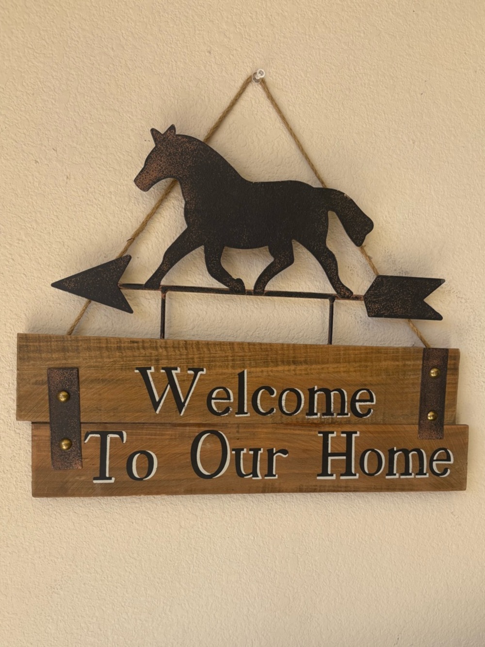 Rustic Brown Horse 'Welcome To Our Home' Wall Sign
